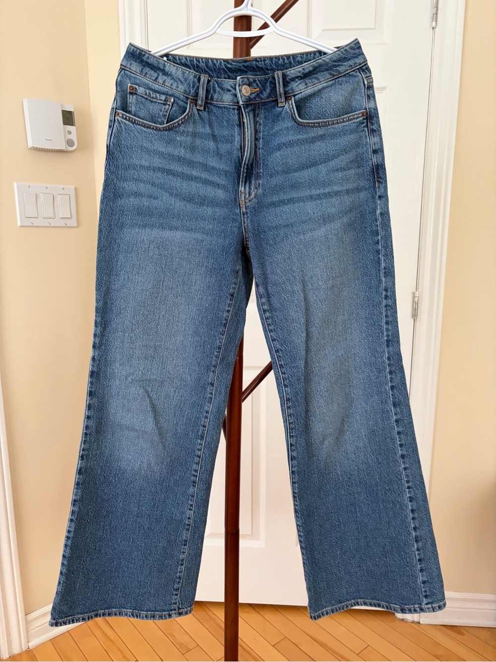 Classic Women's Wide-Leg Jeans - Blue